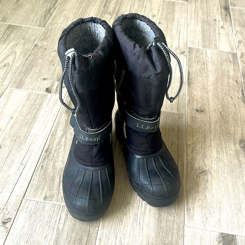 L.L. Bean snow boots black size 2 kids